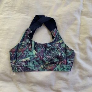 Lululemon sports bra